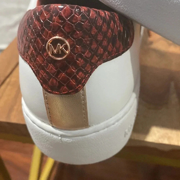 MICHAEL Michael Kors Irving Side-Striped Sneakers size 9 NWOB - Picture 11 of 11